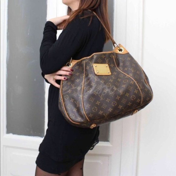 Louis Vuitton Handbags - Authentic Louis Vuitton Galliera PM shouldER BAG